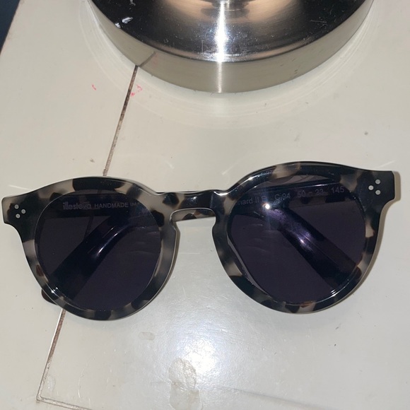 Chic Sunglasses - Illesteva (Leonard Sunglasses) main image 4